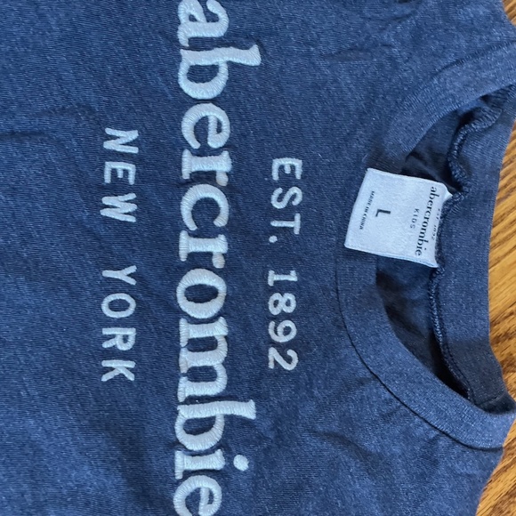 tshirt - Picture 1 of 2